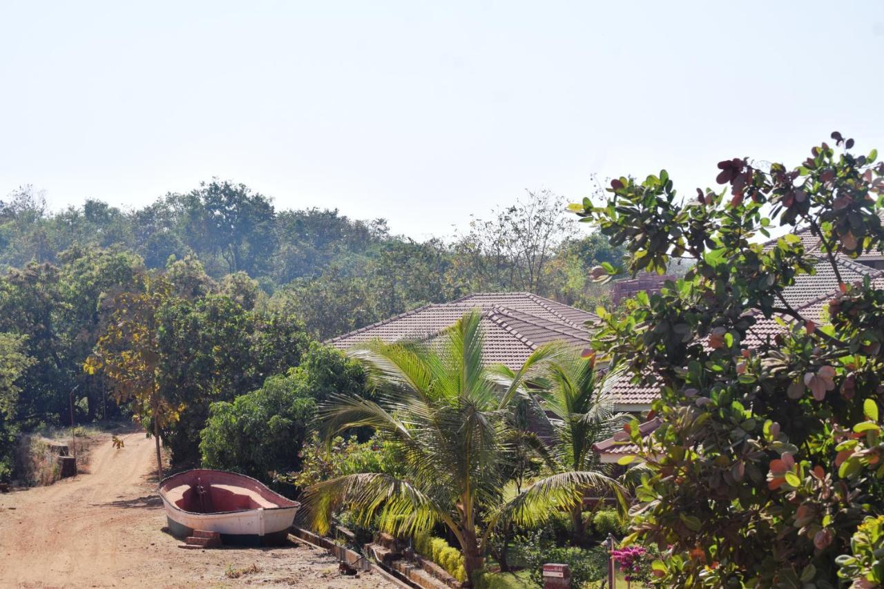 Regenta Resort Mango Village Guhagar Kudān Exteriör bild