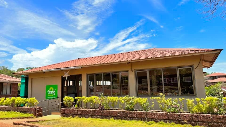 Regenta Resort Mango Village Guhagar Kudān Exteriör bild